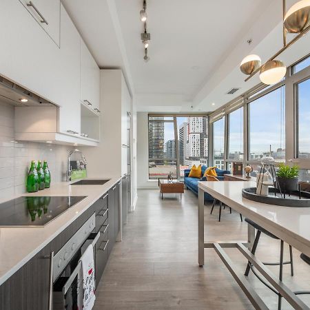 Luxury 2 Bedroom In The Heart Of Entertainment District W/ Cn Tower View Toronto Bagian luar foto