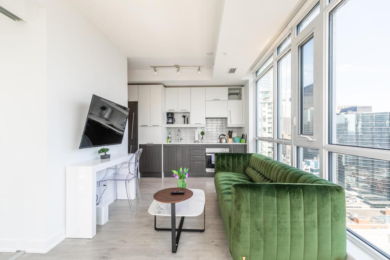 Luxury 2 Bedroom In The Heart Of Entertainment District W/ Cn Tower View Toronto Bagian luar foto
