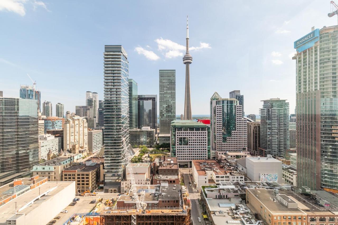 Luxury 2 Bedroom In The Heart Of Entertainment District W/ Cn Tower View Toronto Bagian luar foto