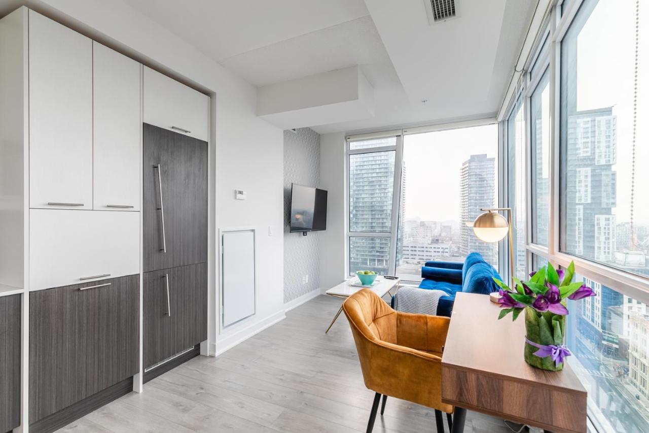 Luxury 2 Bedroom In The Heart Of Entertainment District W/ Cn Tower View Toronto Bagian luar foto