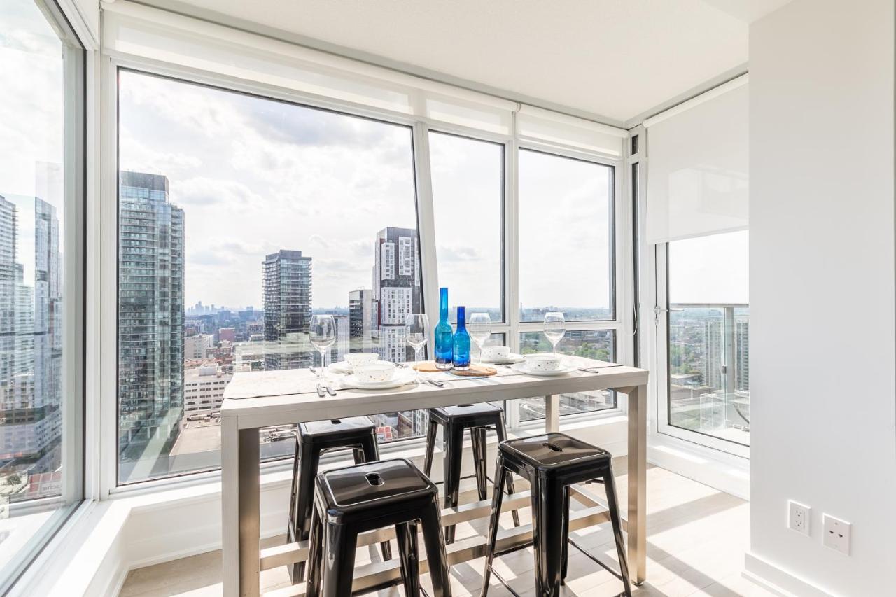 Luxury 2 Bedroom In The Heart Of Entertainment District W/ Cn Tower View Toronto Bagian luar foto