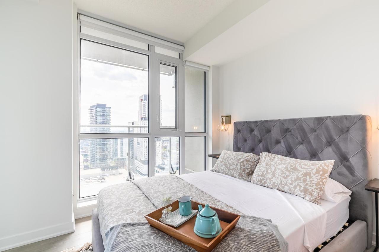 Luxury 2 Bedroom In The Heart Of Entertainment District W/ Cn Tower View Toronto Bagian luar foto