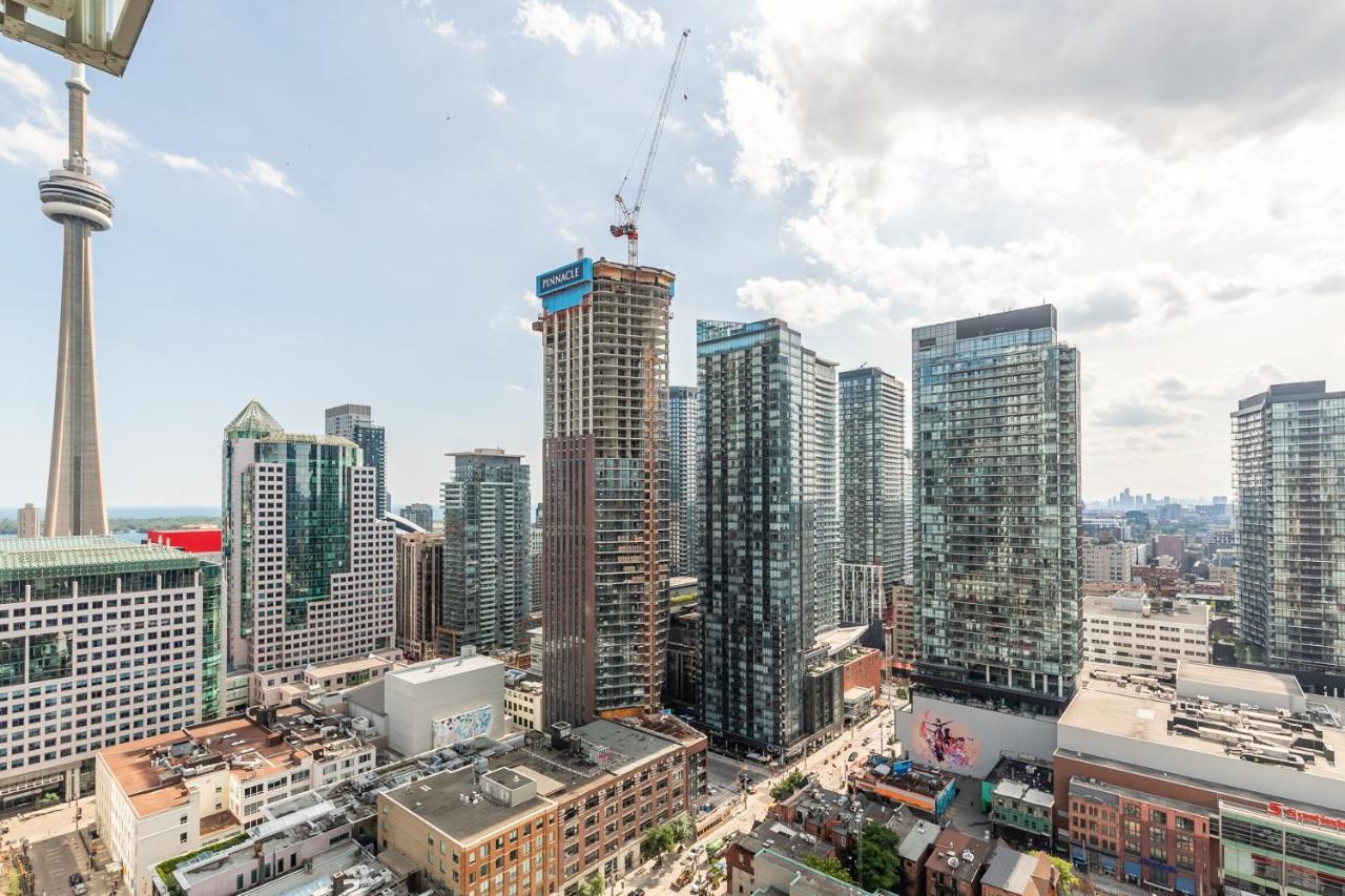 Luxury 2 Bedroom In The Heart Of Entertainment District W/ Cn Tower View Toronto Bagian luar foto